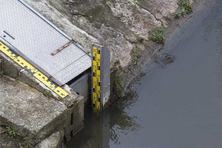 Water_level_measurement_700dpi.jpeg