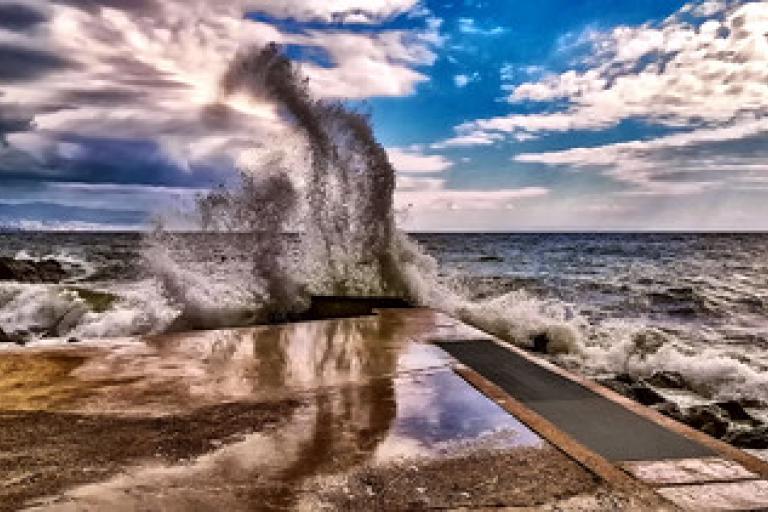 Wave Love the Sky - Photographer: Borna Cuk
