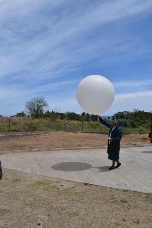 Launch of radiosonde (weather balloon) in Nadi, Fiji. Photo by Lars Peter Riishojgaard